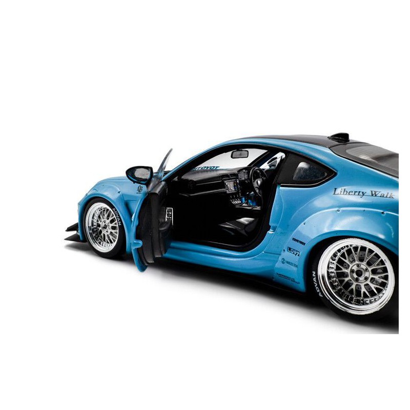 Toyota GR86 Liberty Walk body kit '24, (Blauw) - 1:18 - Solido