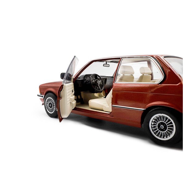 BMW 323I (E21) '80, rood metallic (Kastanje rood) - 1:18 - Solido