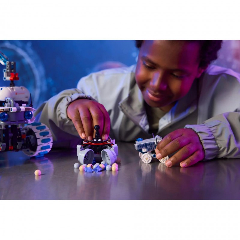 LEGO TECHNIC - 42211 Lunar Outpost Maanrover Ruimtevoertuig