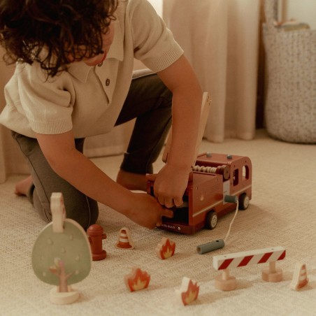 Brandweerwagen set met figuren FSC - Little Dutch Brandweerwagen set met figuren FSC - Little Dutch