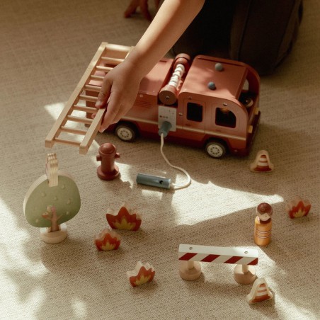 Brandweerwagen set met figuren FSC - Little Dutch Brandweerwagen set met figuren FSC - Little Dutch