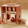 Brandweer kazerne set met figuren FSC - Little Dutch Brandweer kazerne set met figuren FSC - Little Dutch