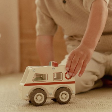 Ambulance met figuur FSC - Little Dutch Ambulance met figuur FSC - Little Dutch