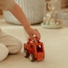 Brandweerwagen met figuur FSC - Little Dutch Brandweerwagen met figuur FSC - Little Dutch