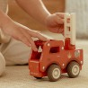 Brandweerwagen met figuur FSC - Little Dutch Brandweerwagen met figuur FSC - Little Dutch