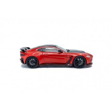 Aston Martin Vantage V12, rood (Scorpus red) - 1:43 - Solido