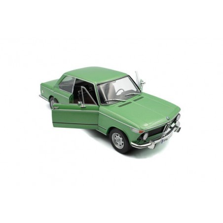 BMW 1602 Taiga '71, groen - 1:18 - Solido