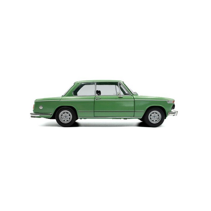 BMW 1602 Taiga '71, groen - 1:18 - Solido