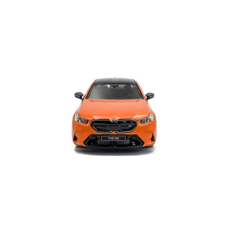 BMW M5 (G90) sedan '24, oranje (Fire orange III) - 1:43 - Solido