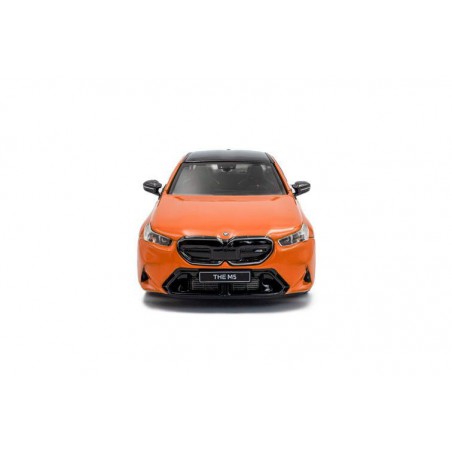 BMW M5 (G90) sedan '24, oranje (Fire orange III) - 1:43 - Solido