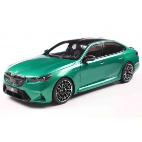 BMW M5 (G90) sedan '25, groen metaal - 1:18 - Solido