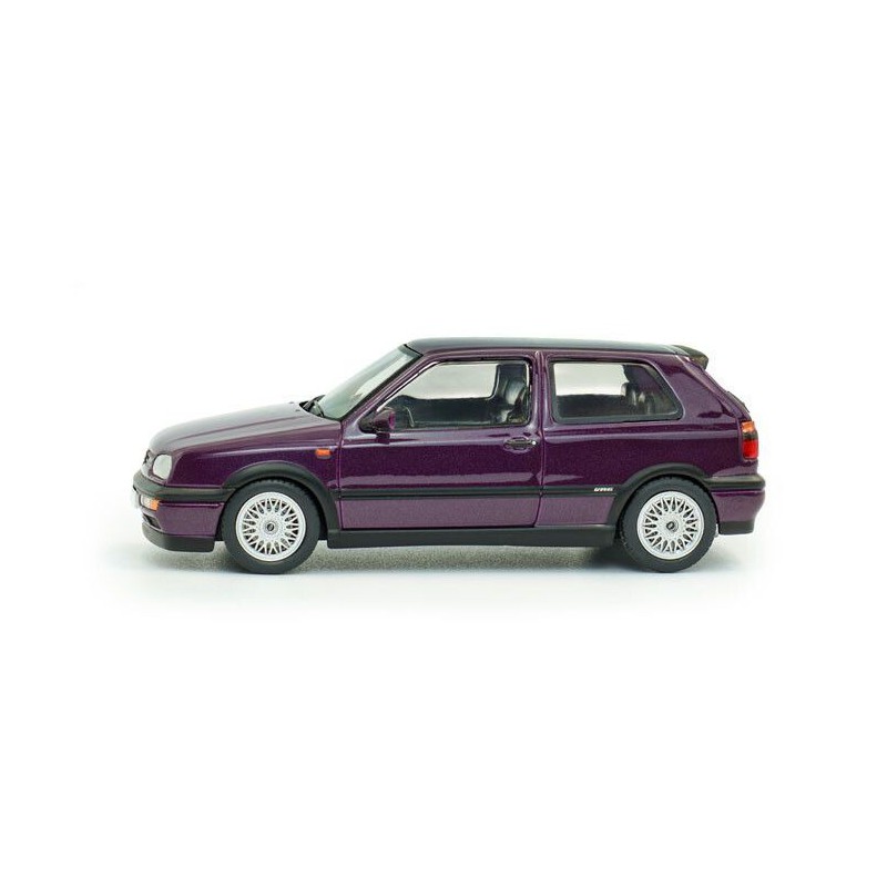 VW Golf MKIII VR6 '94, paars (Dusty mauve pearl) - 1:43 - Solido