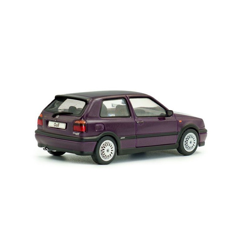 VW Golf MKIII VR6 '94, paars (Dusty mauve pearl) - 1:43 - Solido