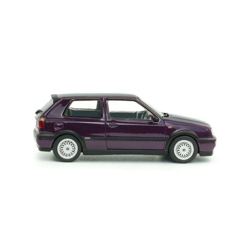 VW Golf MKIII VR6 '94, paars (Dusty mauve pearl) - 1:43 - Solido