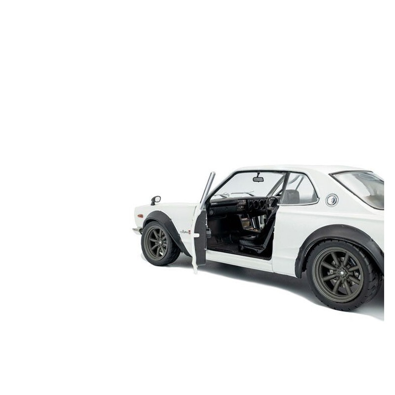 Nissan Skyline (C10) Hakosuka Solido Works '70, wit - 1:18 - Solido