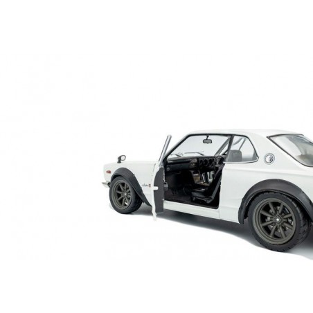 Nissan Skyline (C10) Hakosuka Solido Works '70, wit - 1:18 - Solido