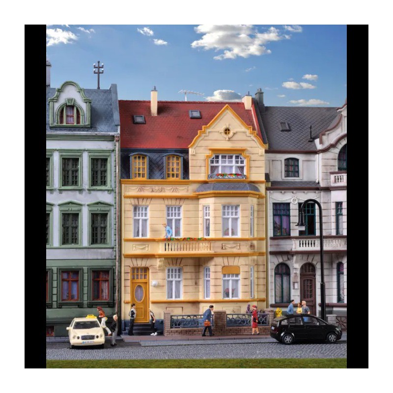 Rijtjeshuis met erker in Bonn Kibri, H0 1:87