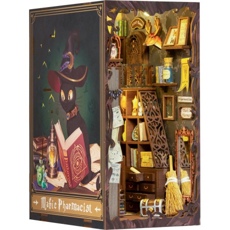 Book Nook Magic pharmacist, Cutebee