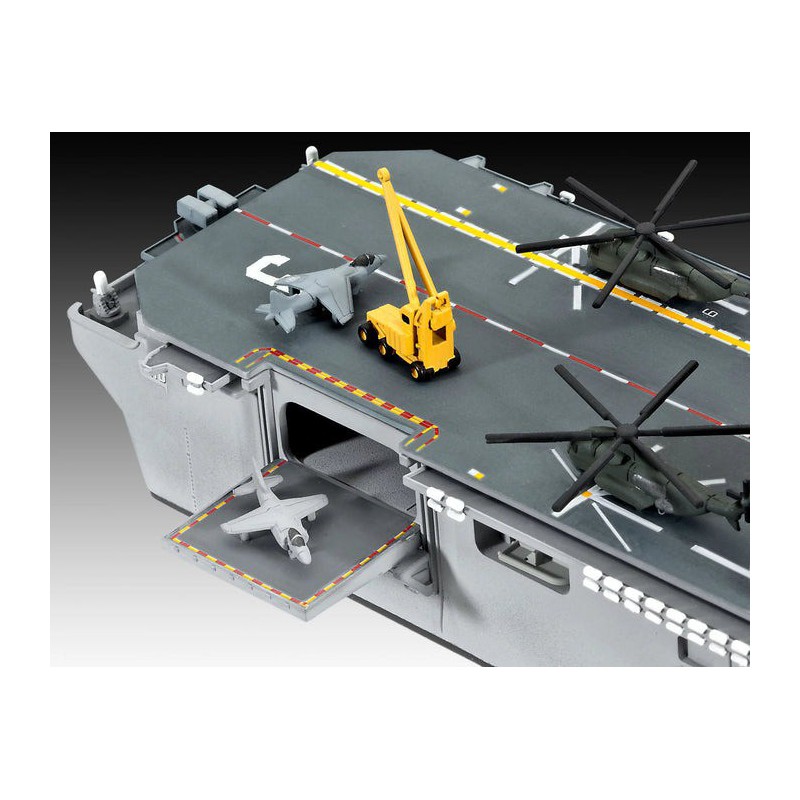 US Navy Assault Carrier WASP Class 1:700, Revell, 05178