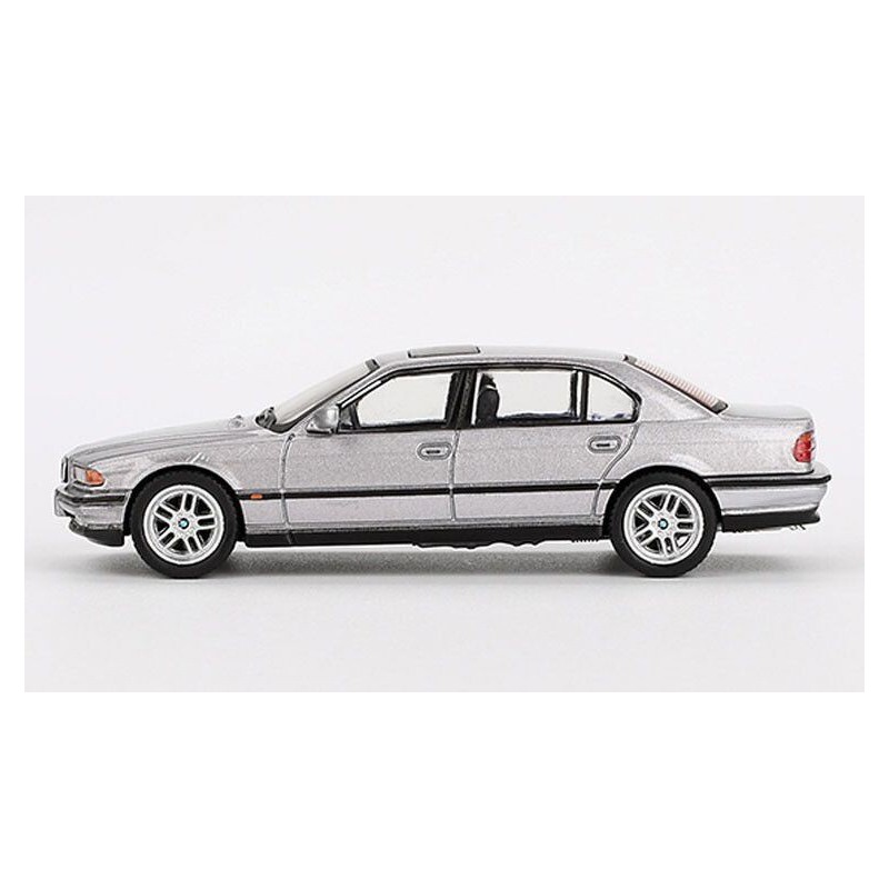 BMW 750 IL (E38) '00, zilver metallic (792)
