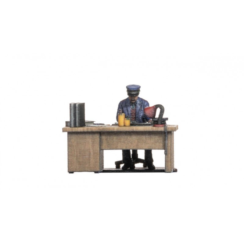 Spoorwegbeambte aan zijn bureau H0, Noch, 10220