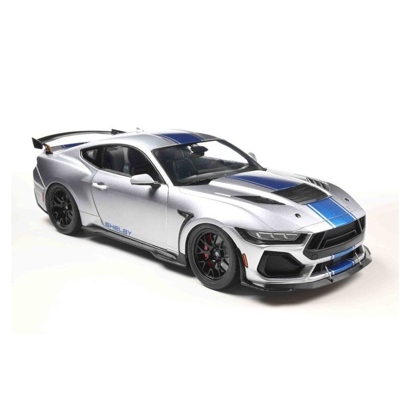 Shelby Mustang Super Snake '25, grijs met blauwe strepen - 1:18 - Solido