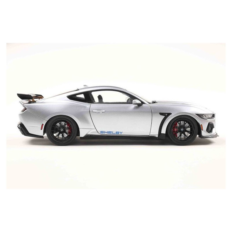 Shelby Mustang Super Snake '25, grijs met blauwe strepen - 1:18 - Solido