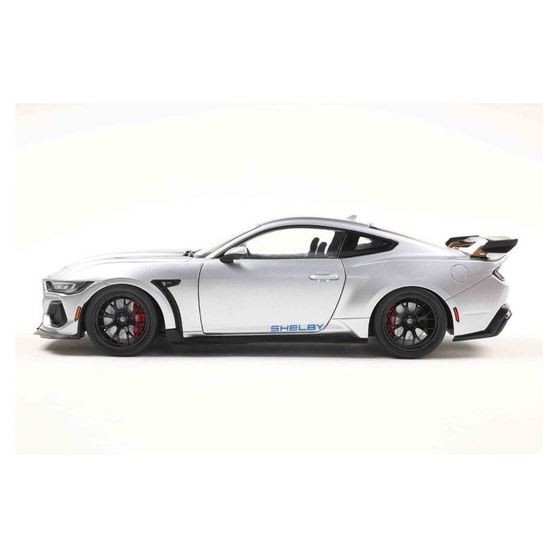 Shelby Mustang Super Snake '25, grijs met blauwe strepen - 1:18 - Solido
