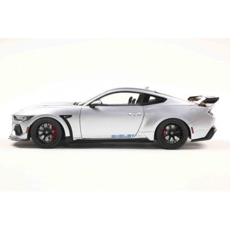 Shelby Mustang Super Snake '25, grijs met blauwe strepen - 1:18 - Solido