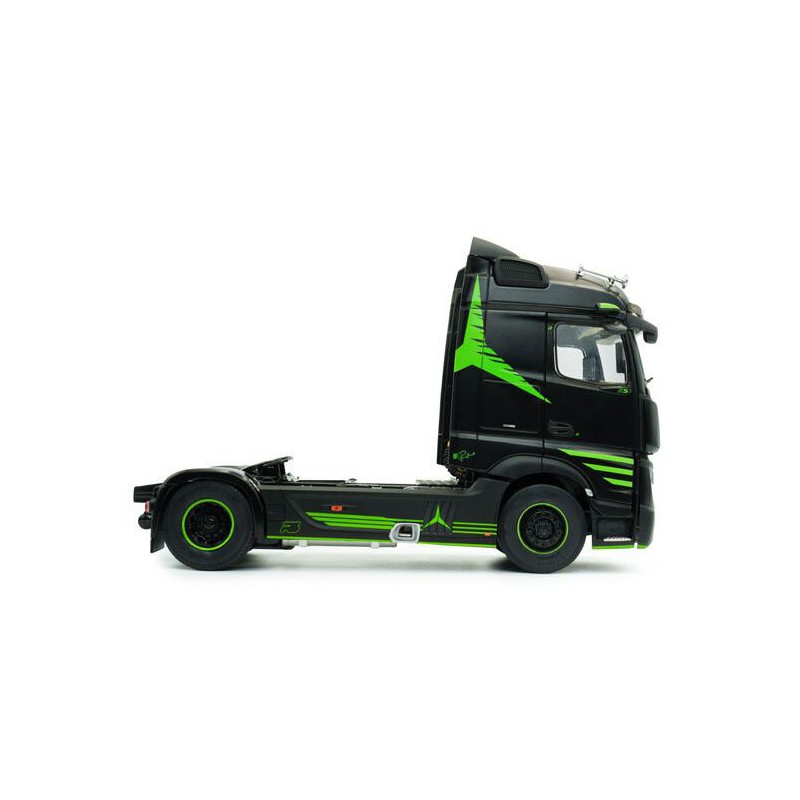 Mercedes Benz Actros R5 Italian Collection '21, zwart - 1:24 - Solido
