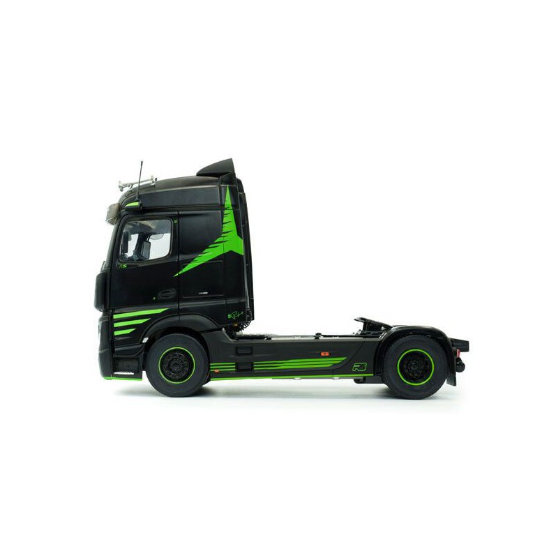 Mercedes Benz Actros R5 Italian Collection '21, zwart - 1:24 - Solido