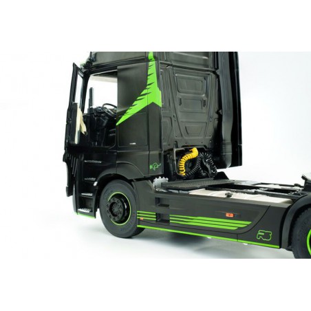 Mercedes Benz Actros R5 Italian Collection '21, zwart - 1:24 - Solido