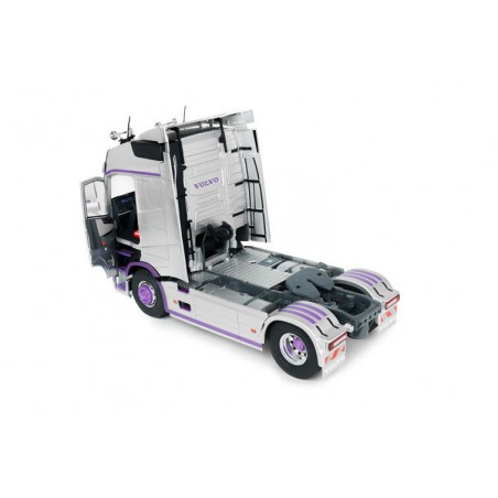 Volvo FH XL Globetrotter '23, zilver/paars - 1:24 - Solido