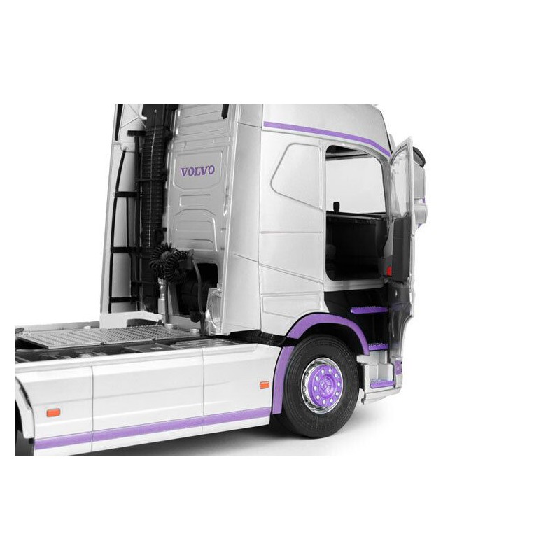 Volvo FH XL Globetrotter '23, zilver/paars - 1:24 - Solido