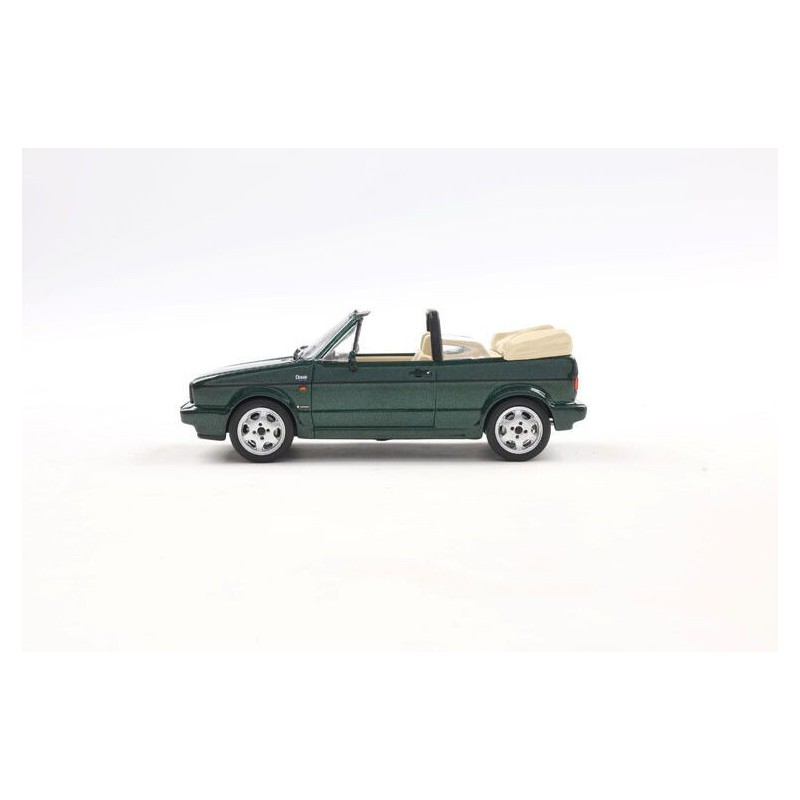 VW Golf cabrio classic line '92, groen - 1:43 - Solido