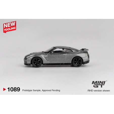 Nissan GTR (R35) CRS version '13, grijs metallic (1089) (blister verpakking)