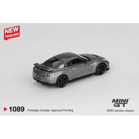 Nissan GTR (R35) CRS version '13, grijs metallic 1:64 MiniGT (1089)