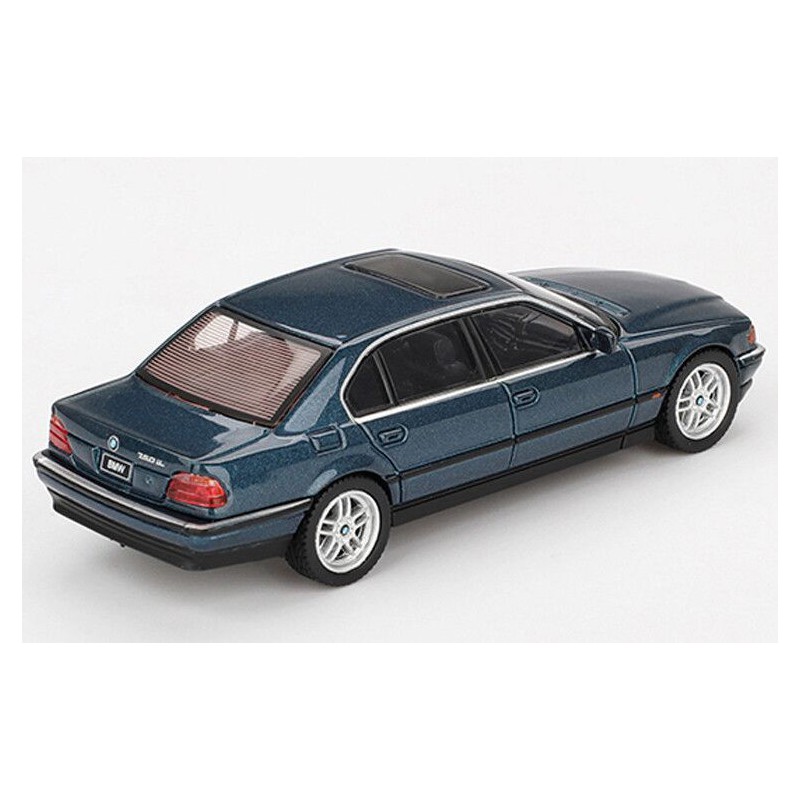 BMW 750 IL (E39) '98, blauw metallic (Sorrento Blue) 1:64 MiniGT (894)
