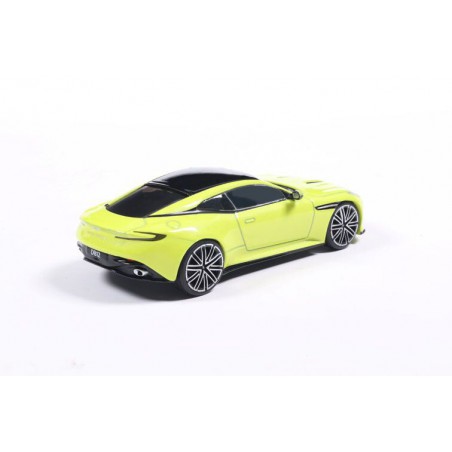 Aston Martin DB12 '23, geel (Lime Essence)