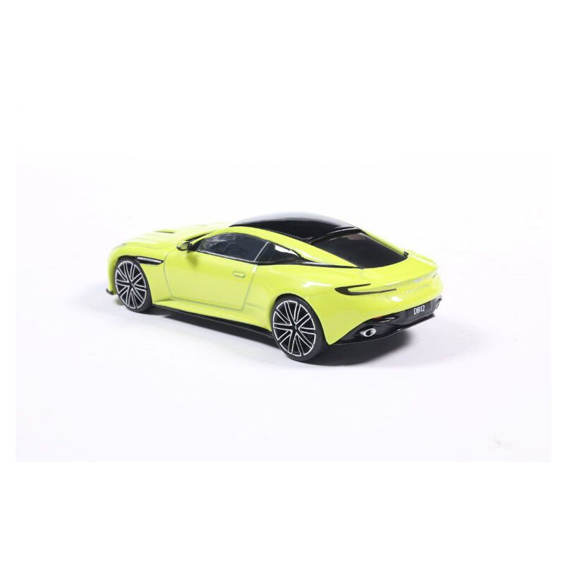 Aston Martin DB12 '23, geel (Lime Essence)