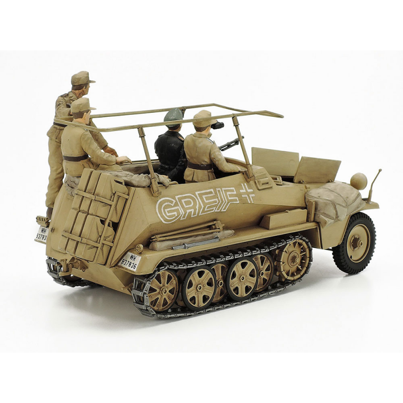 German SDKFZ. 250/3 1:35, Tamiya