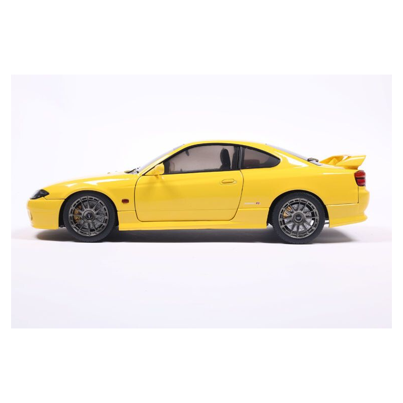 Nissan Silvia S15 Spec-R Aero '99, geel (Lightning yellow) - 1:18 - Solido