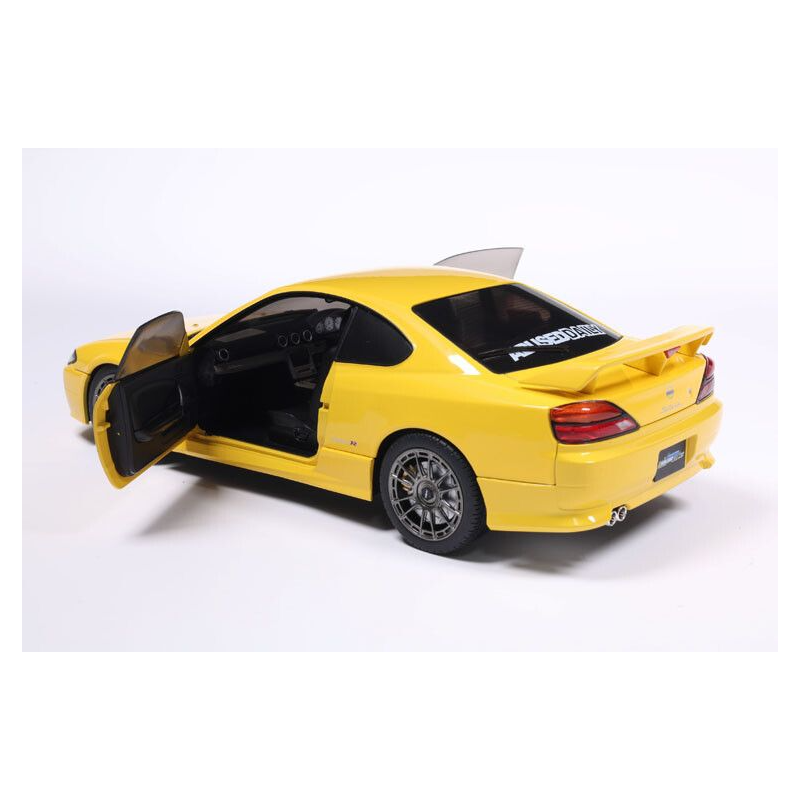Nissan Silvia S15 Spec-R Aero '99, geel (Lightning yellow) - 1:18 - Solido