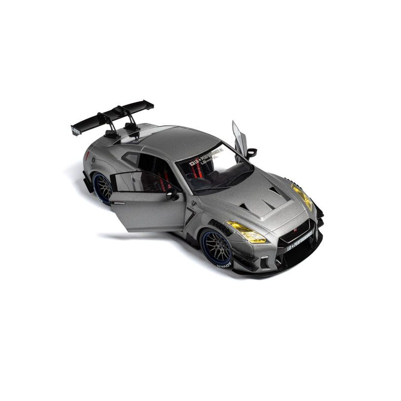 Nissan GT-R (R35) W/ Liberty Walk bodykit 2.0 '23, zilver - 1:18 - Solido