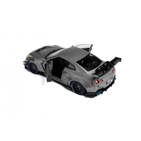 Nissan GT-R (R35) W/ Liberty Walk bodykit 2.0 '23, zilver - 1:18 - Solido