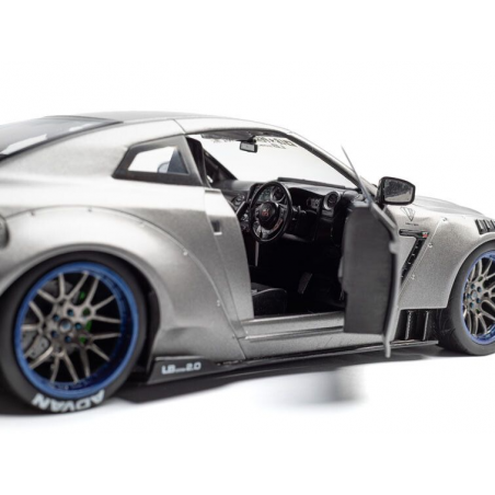 Nissan GT-R (R35) W/ Liberty Walk bodykit 2.0 '23, zilver - 1:18 - Solido