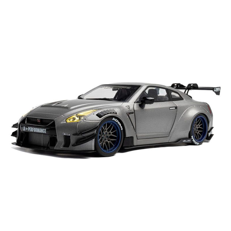Nissan GT-R (R35) W/ Liberty Walk bodykit 2.0 '23, zilver - 1:18 - Solido