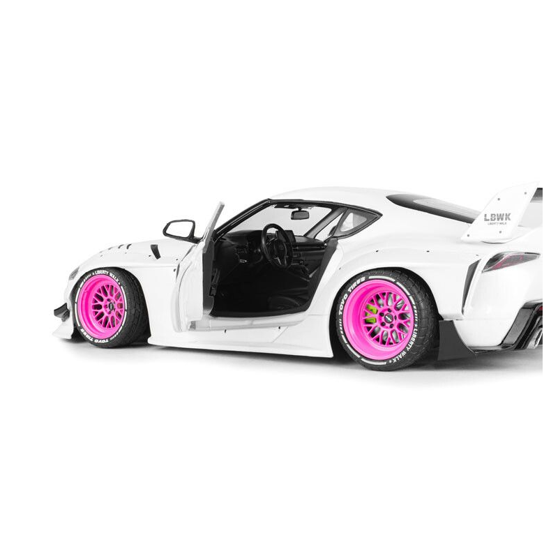 Toyota GR Supra Liberty Walk body kit '25, wit/roze - Solido