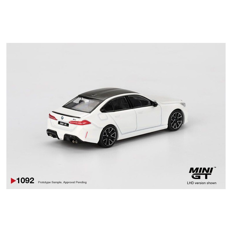 BMW M5 (G90) '25, wit (Alpine white) 1:64, Mini GT (1092)