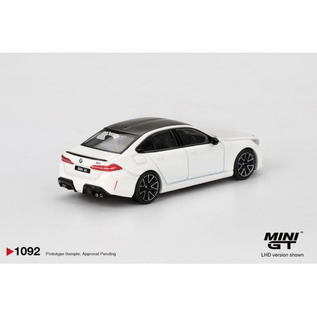 BMW M5 (G90) '25, wit (Alpine white) 1:64, Mini GT (1092)